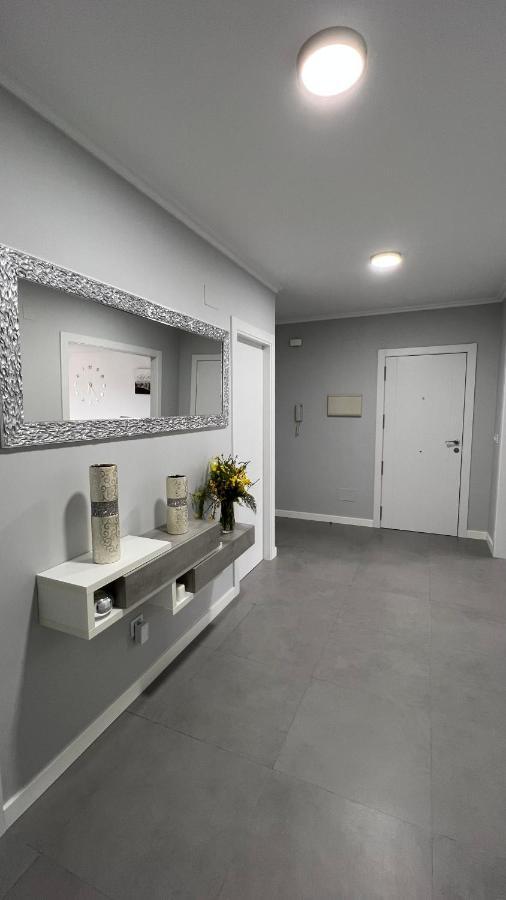 Arou Apartamentos Maria De Lucia-Piso 2º מראה חיצוני תמונה